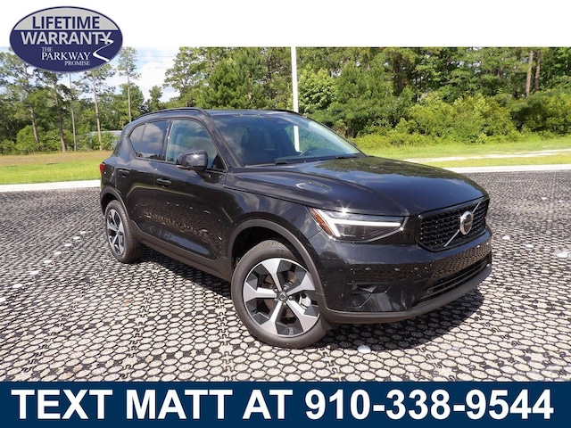 2026 Volvo XC40 B5 Plus AWD SUV