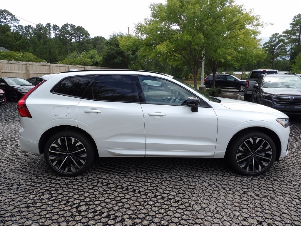 New 2026 Volvo XC60 plug-in hybrid T8 Ultra SUV