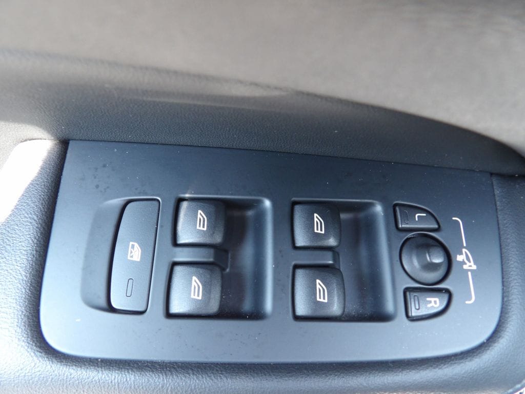 2025 Volvo S60 Core - Photo 14