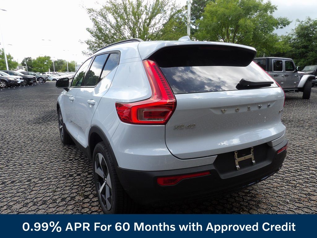 2026 Volvo XC40 Plus - Photo 8