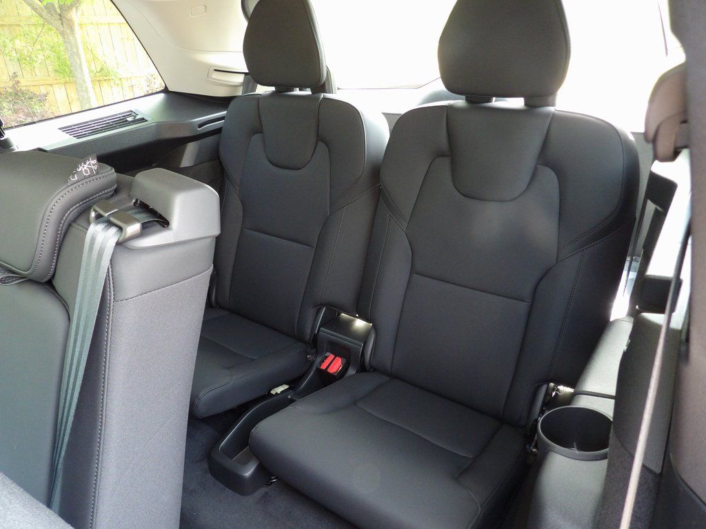 2025 Volvo XC90 Plus - Photo 17