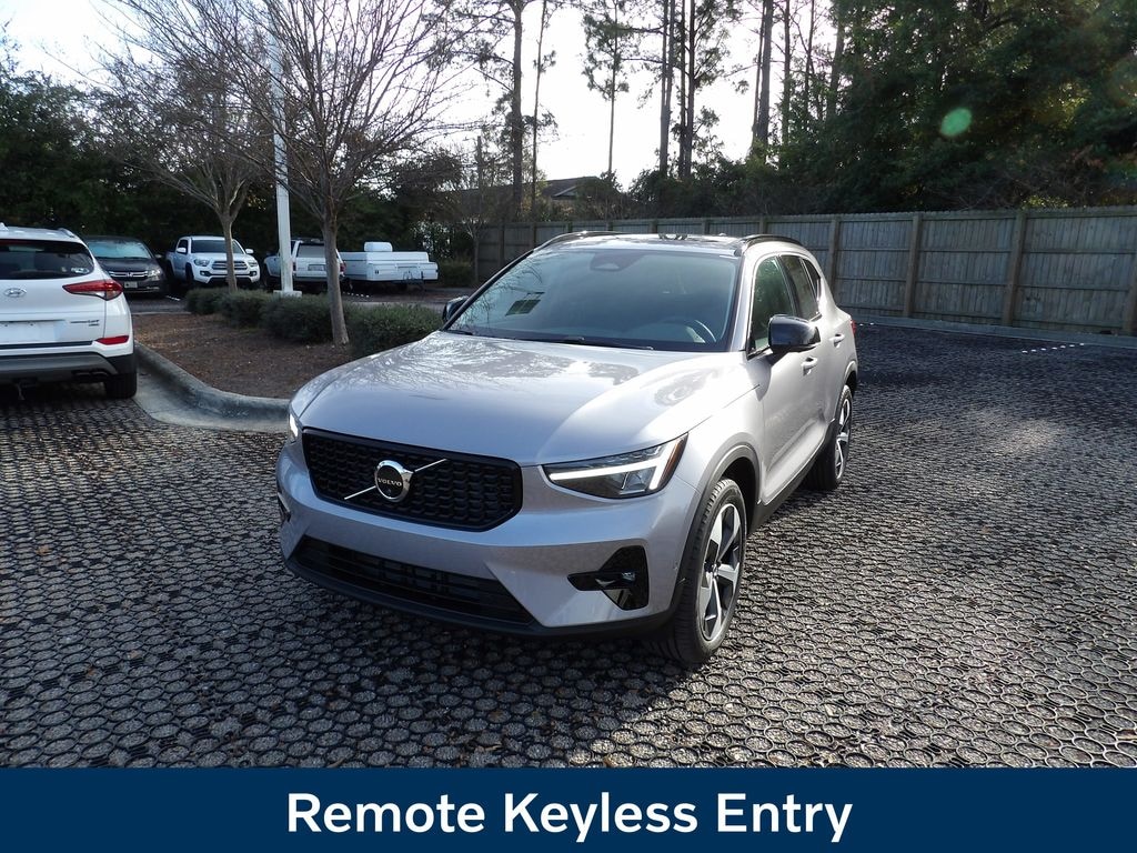 New 2026 Volvo XC40 B4 Plus SUV
