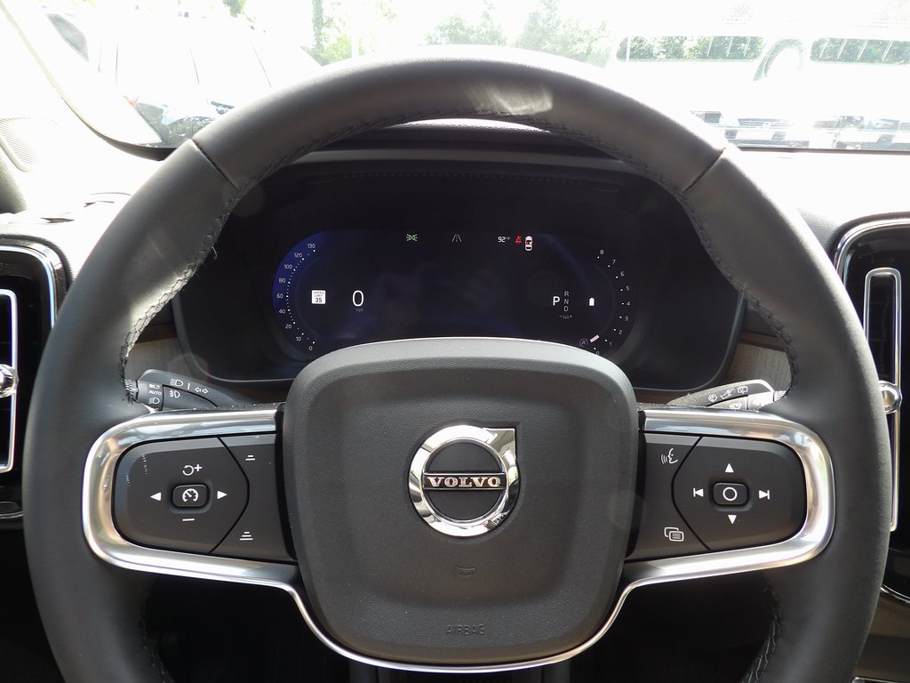 2026 Volvo XC40 Plus - Photo 17