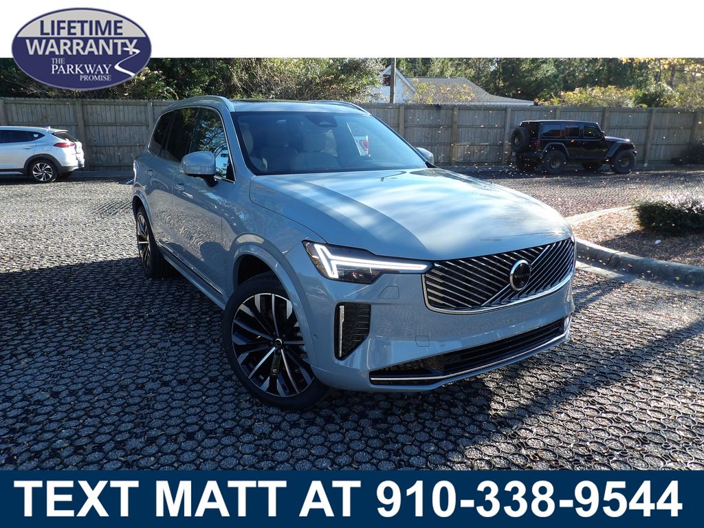 2026 Volvo XC90 Plus's photo