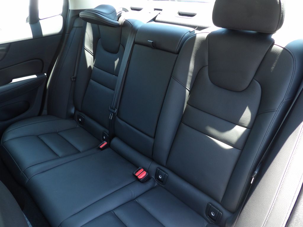 2025 Volvo S60 Plus - Photo 25