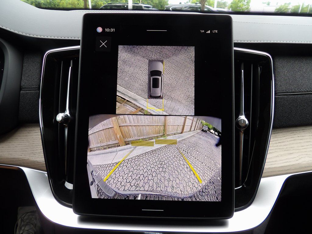 2026 Volvo XC90 Plus - Photo 21