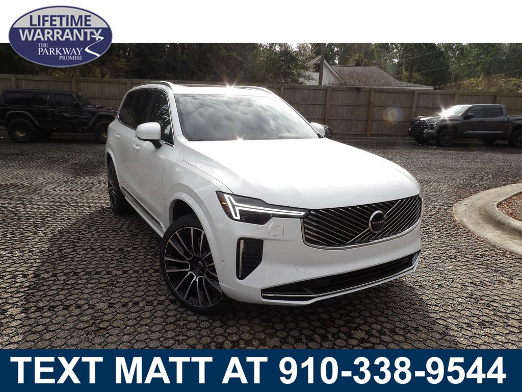 2026 Volvo XC90 Plus's photo