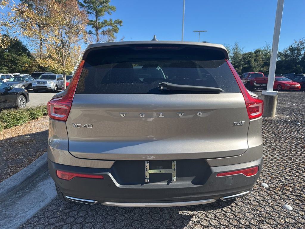 2020 Volvo XC40 Inscription photo 3