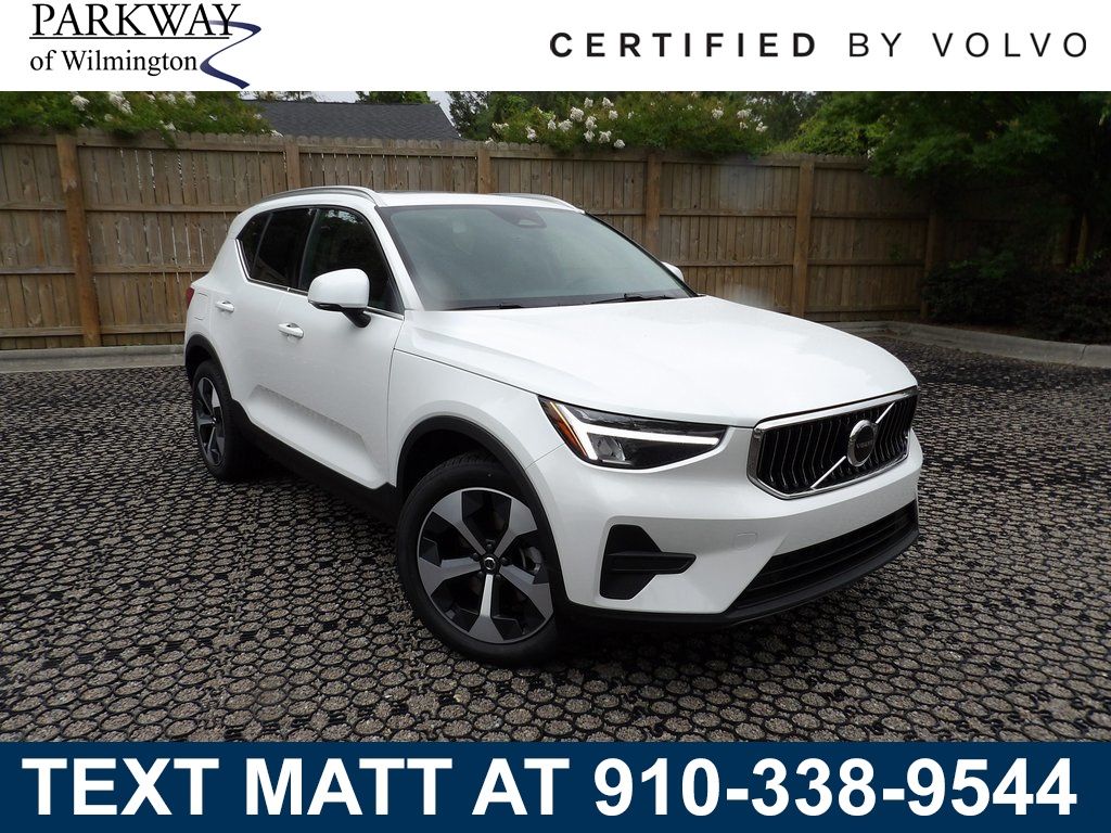 2025 Volvo XC40