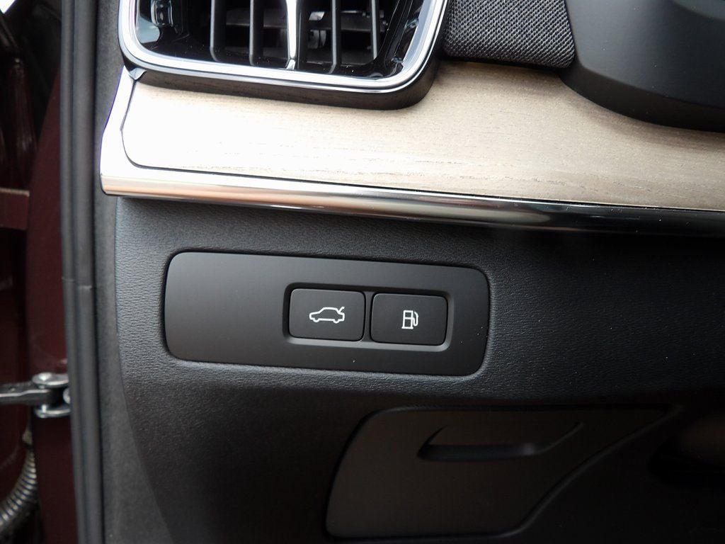 2025 Volvo XC90 Plus - Photo 22