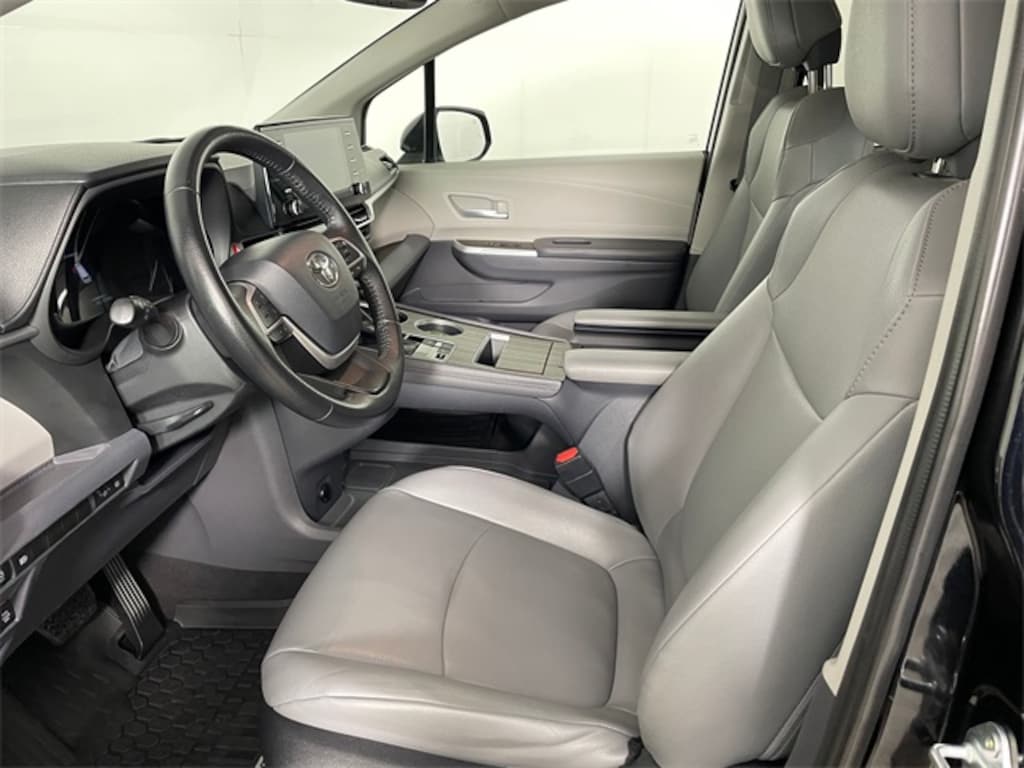 Used 2022 Toyota Sienna XLE Van Passenger Van