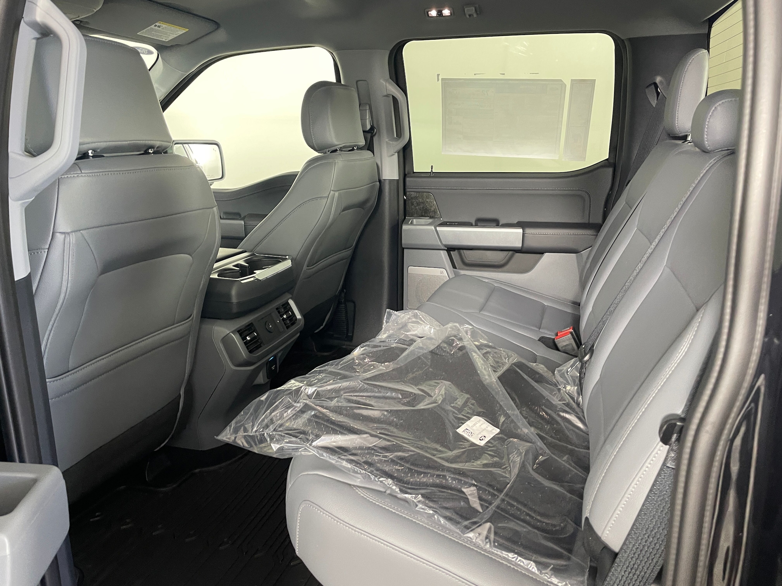 2025 Ford F-150 Lightning Flash - Photo 16