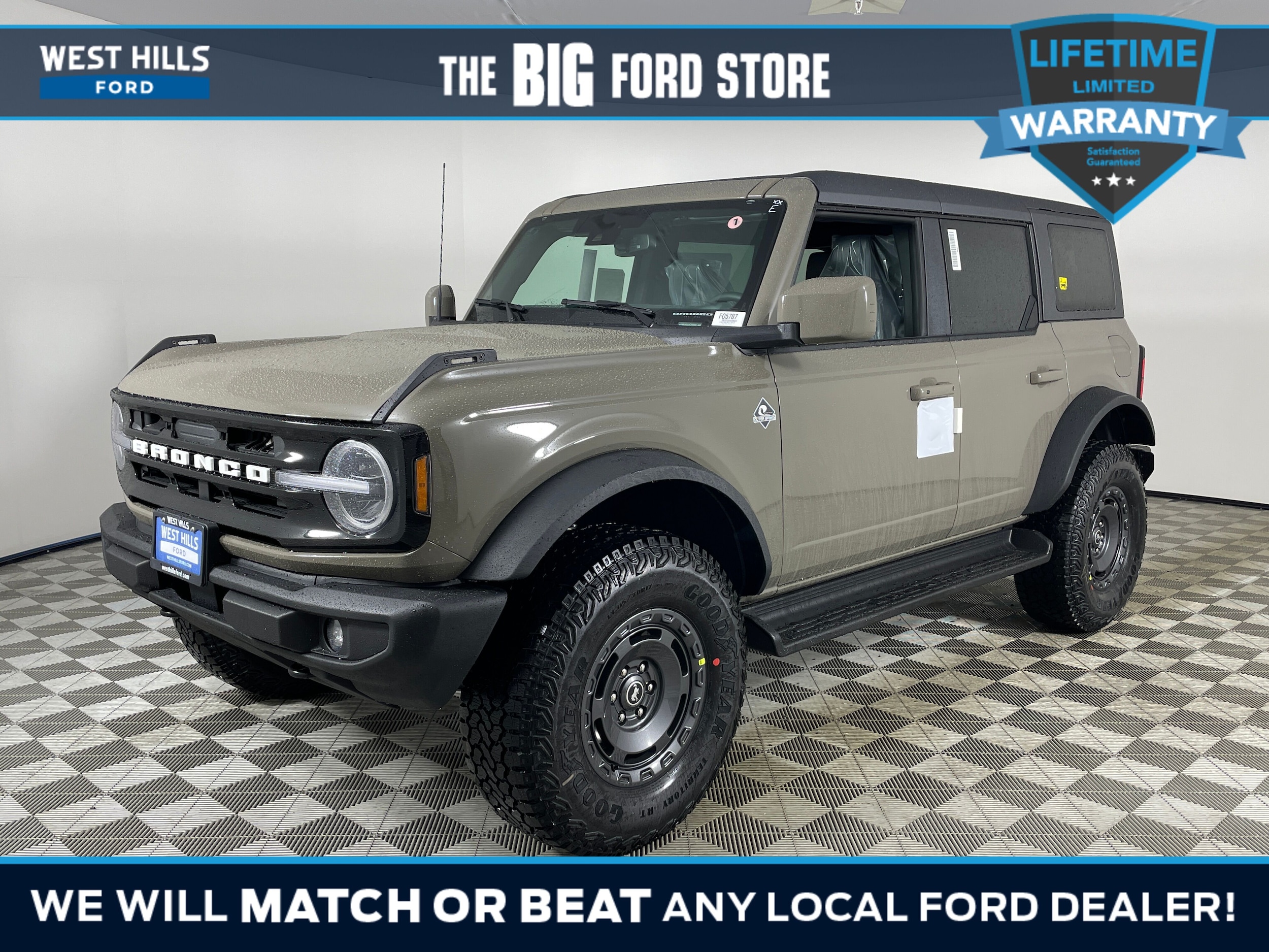 2025 Ford Bronco 4-Door Outer Banks's photo