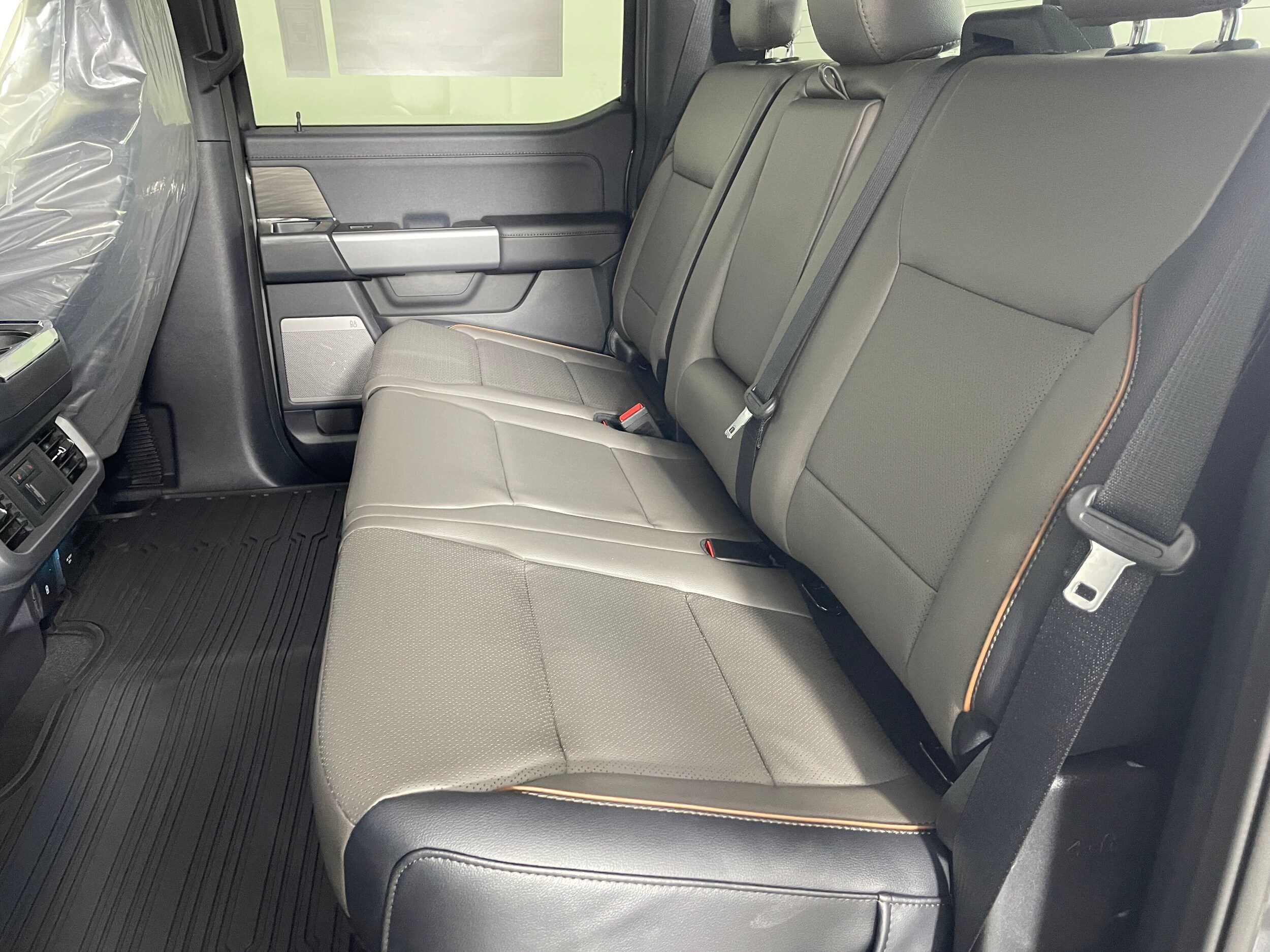 2025 Ford F-150 Lariat photo 4