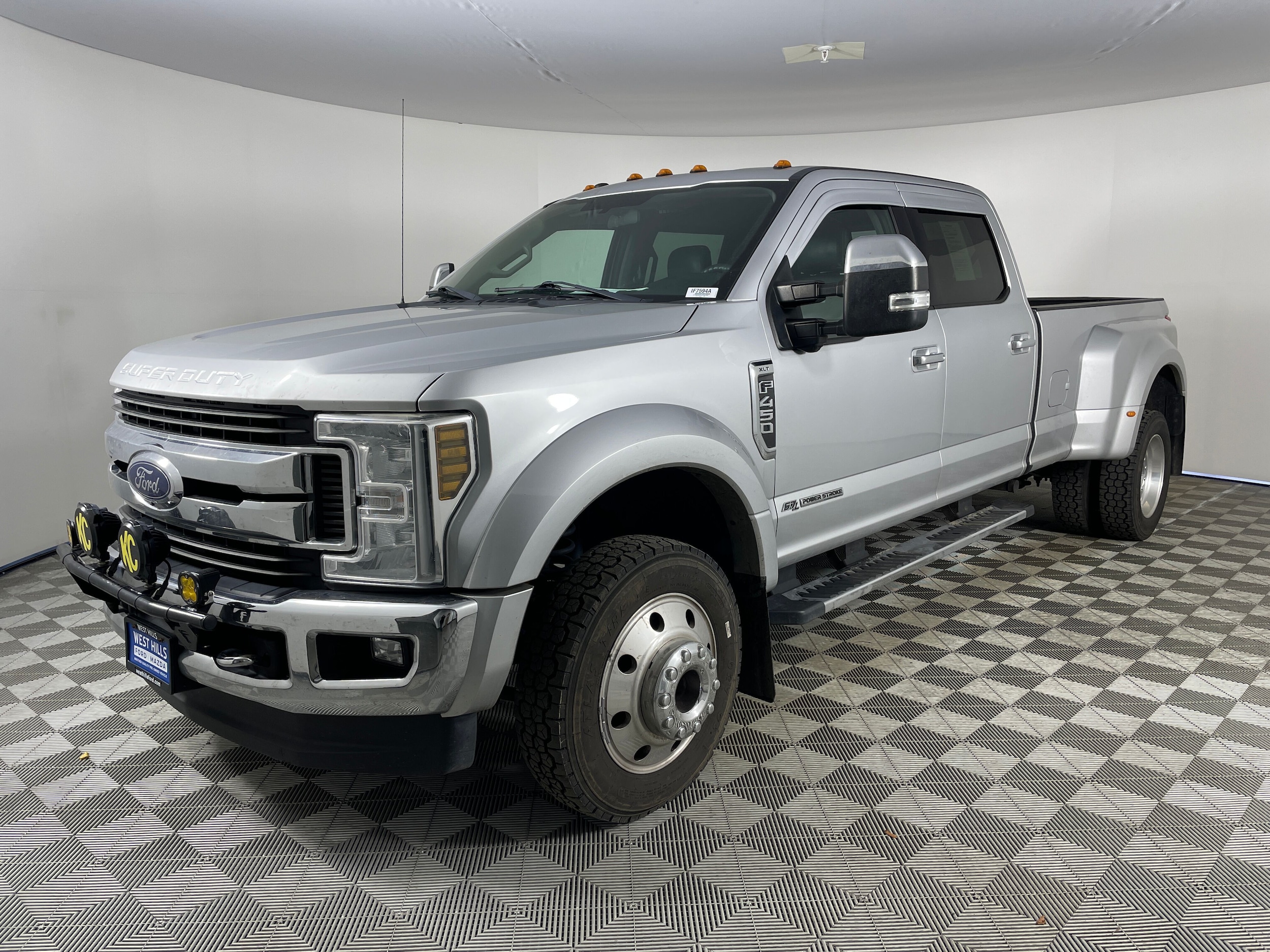 2018 Ford F-450 Truck Crew Cab 