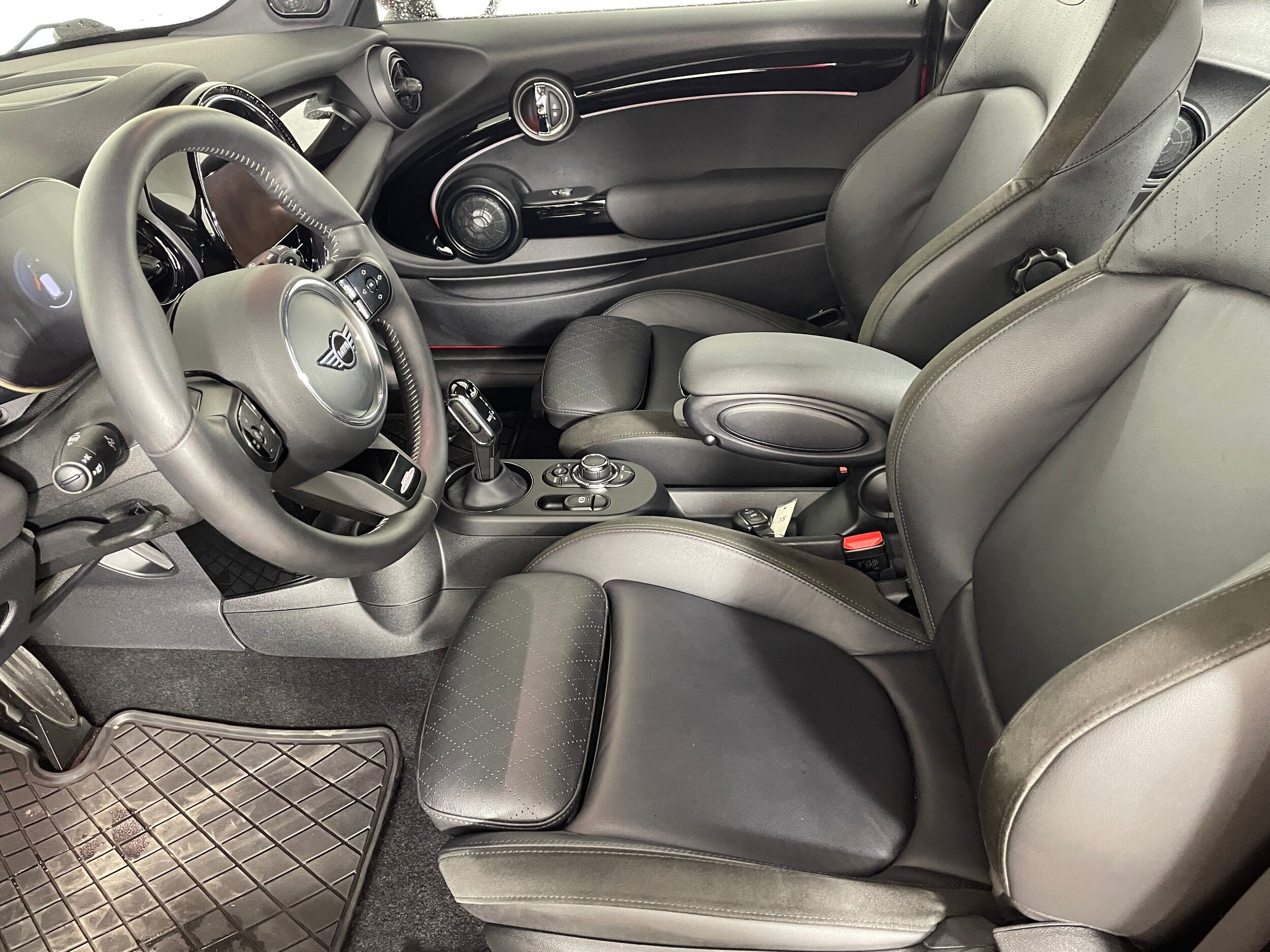 2023 Mini Cooper 2 Door Hardtop Base photo 2