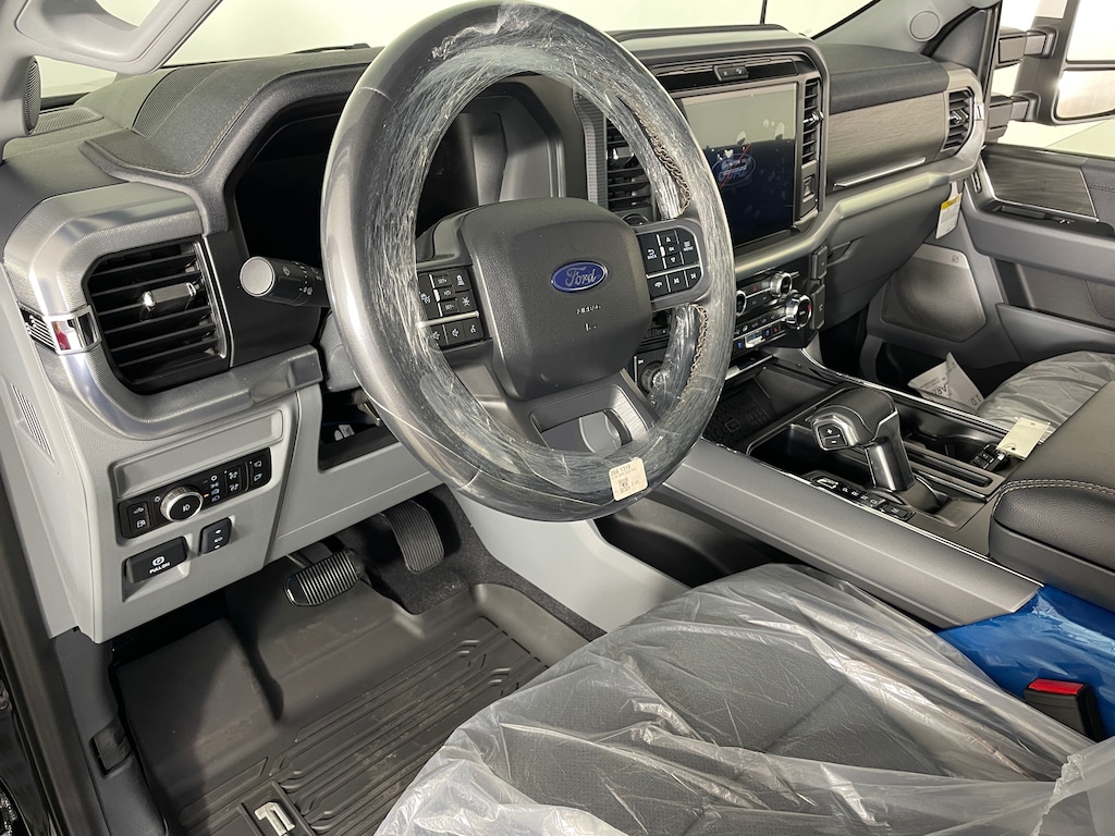 New 2025 Ford F-150 Lariat Truck SuperCrew Cab