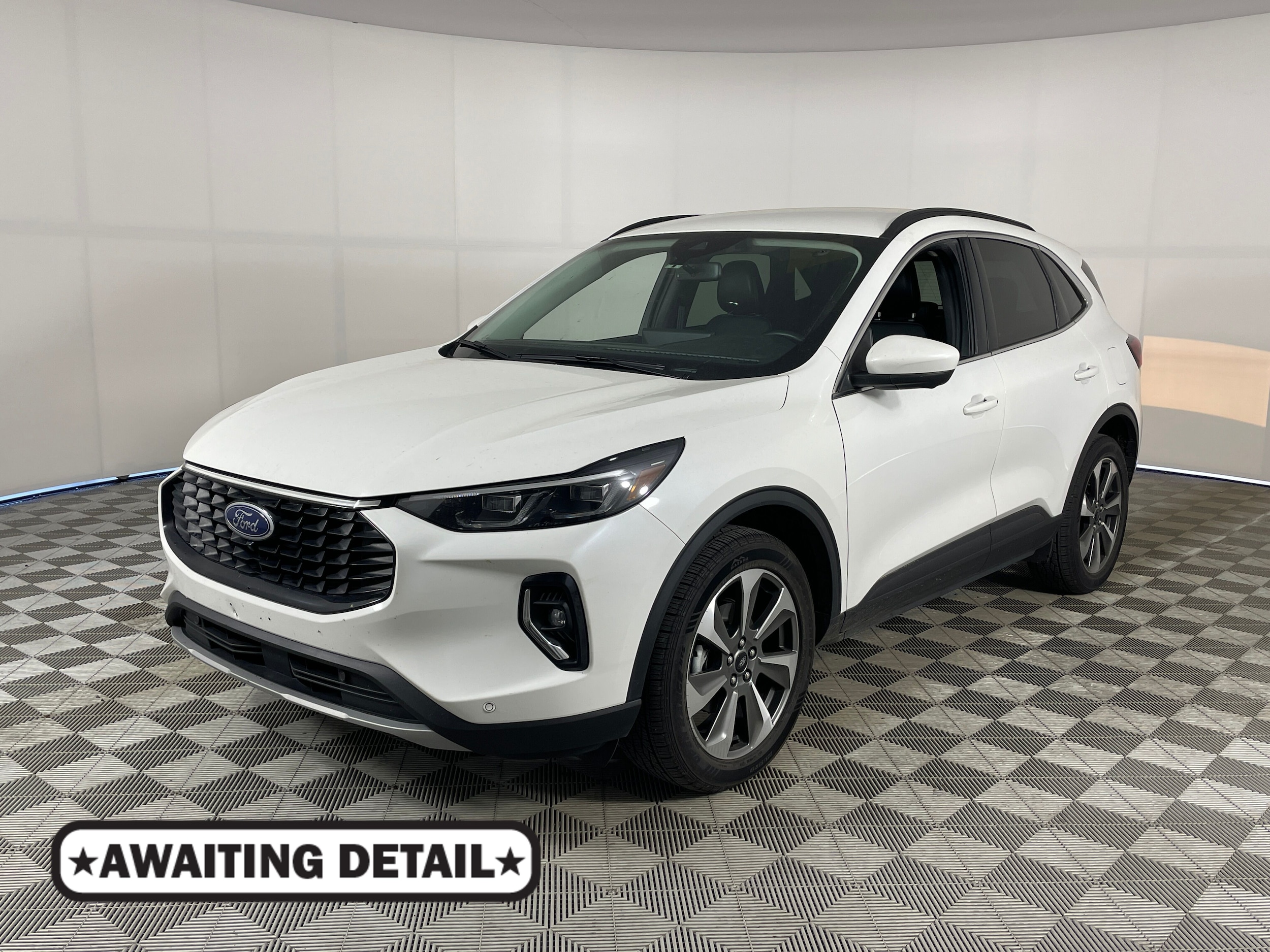 2023 Ford Escape Platinum AWD Hybrid's photo