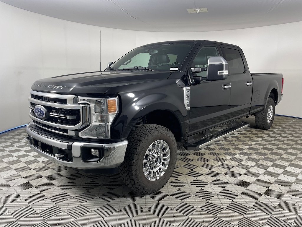 Used 2022 Ford F-250 Lariat Truck Crew Cab