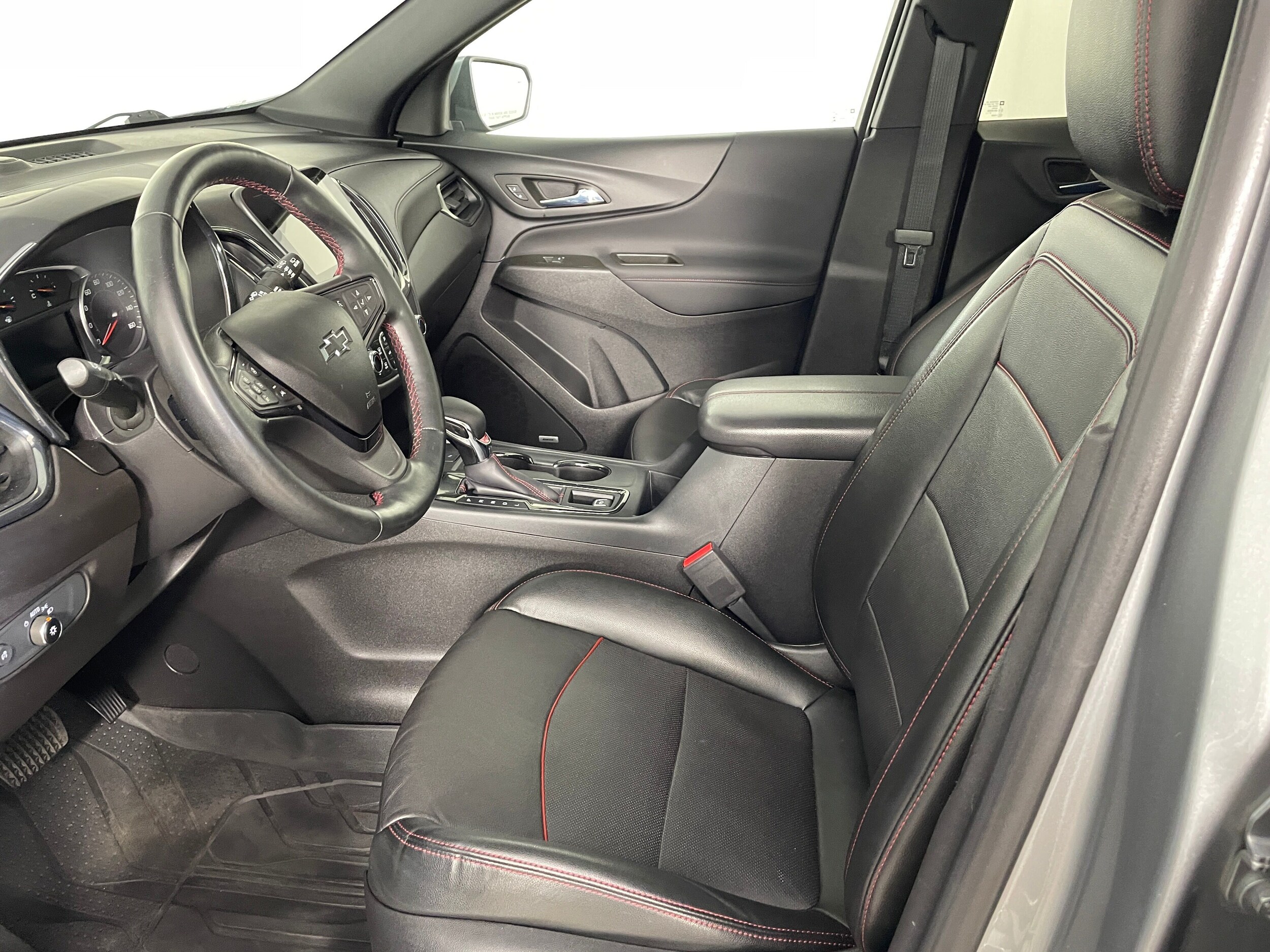 2023 Chevrolet Equinox RS photo 2