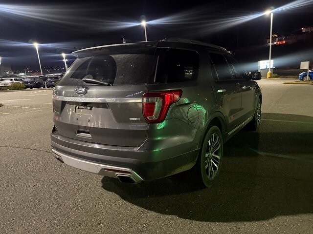 2017 Ford Explorer Platinum photo 2