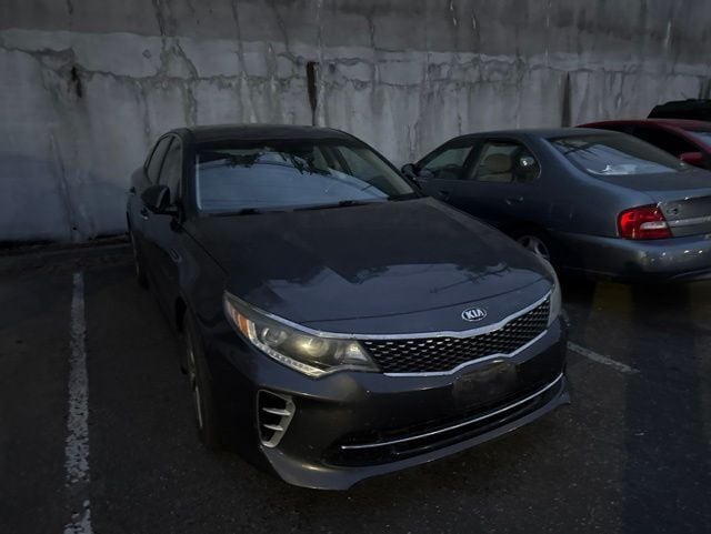 2017 Kia Optima SX photo 3