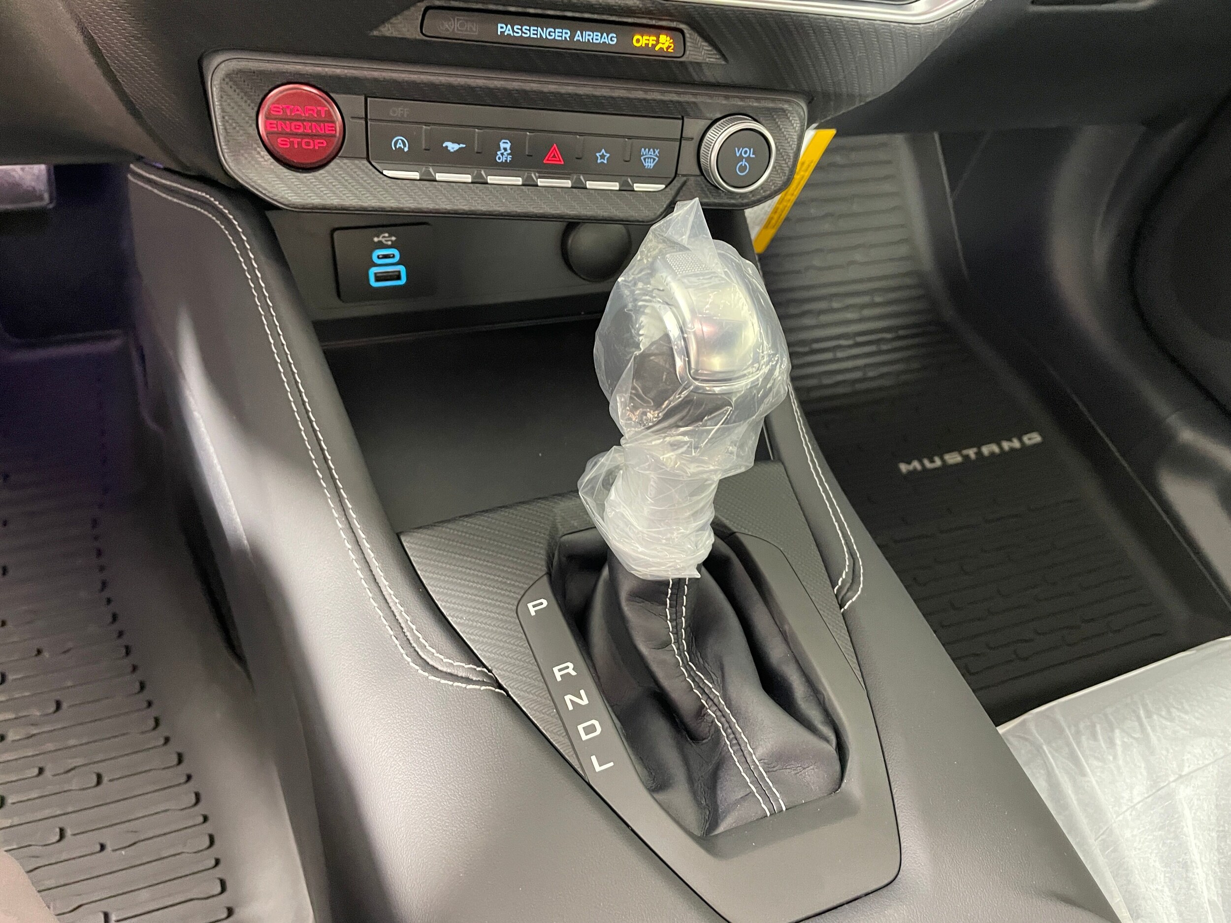 2025 Ford Mustang EcoBoost photo 3