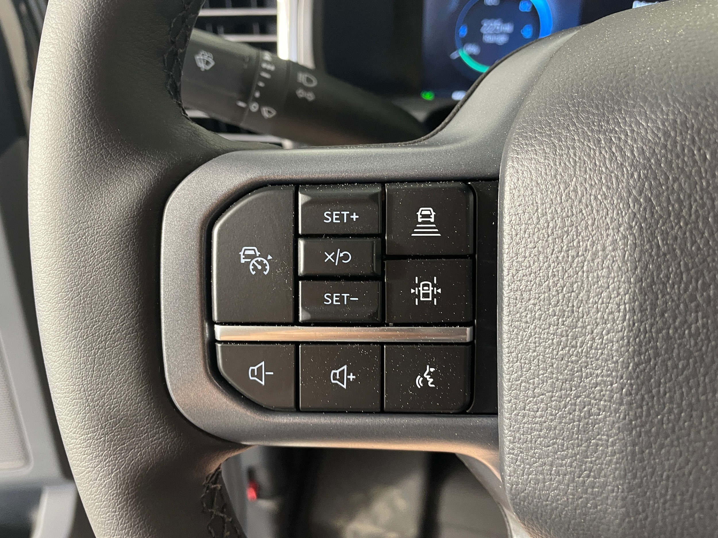 2025 Ford F-150 Lightning Flash - Photo 12