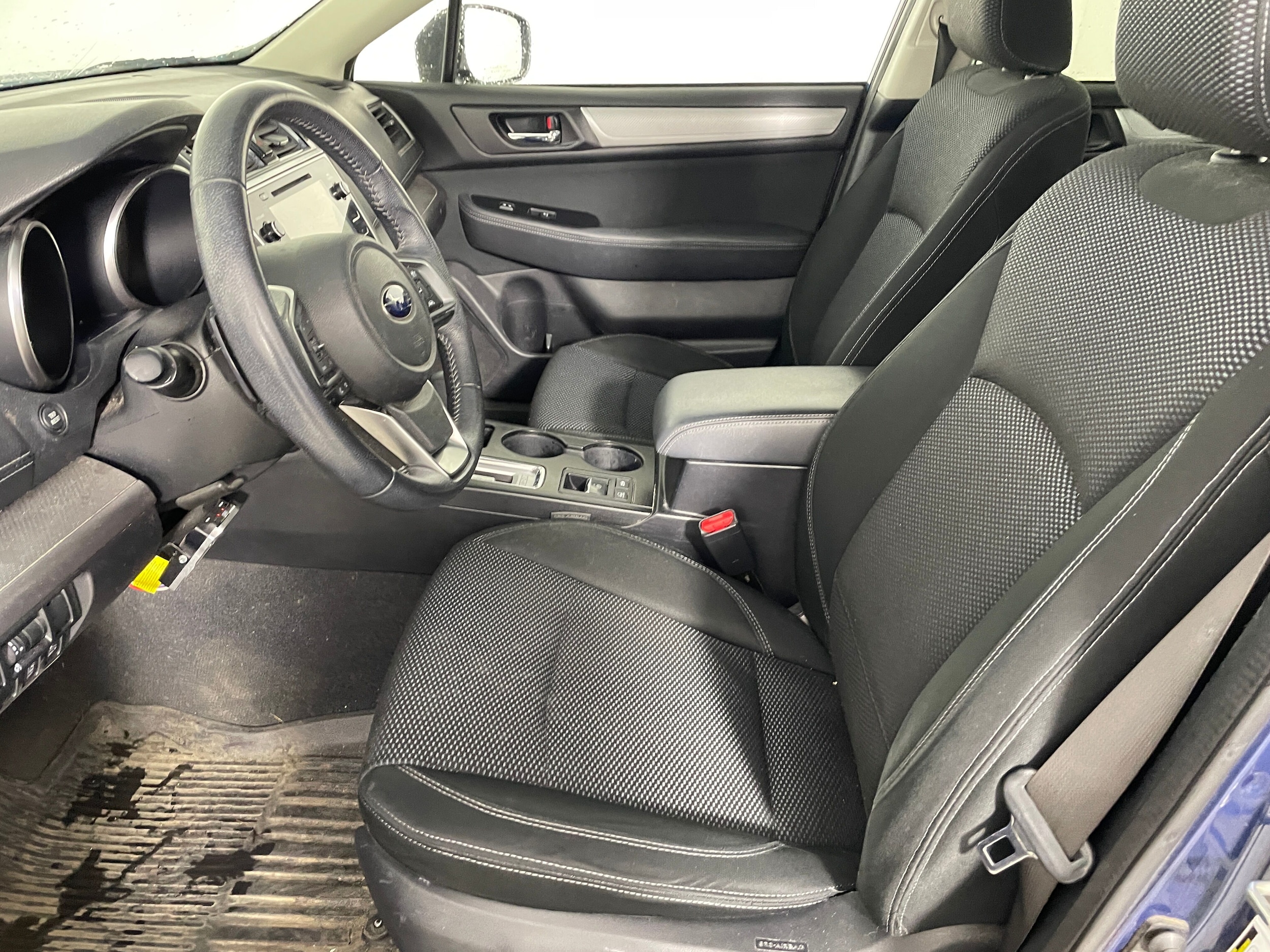 2019 Subaru Outback 2.5i Premium photo 2