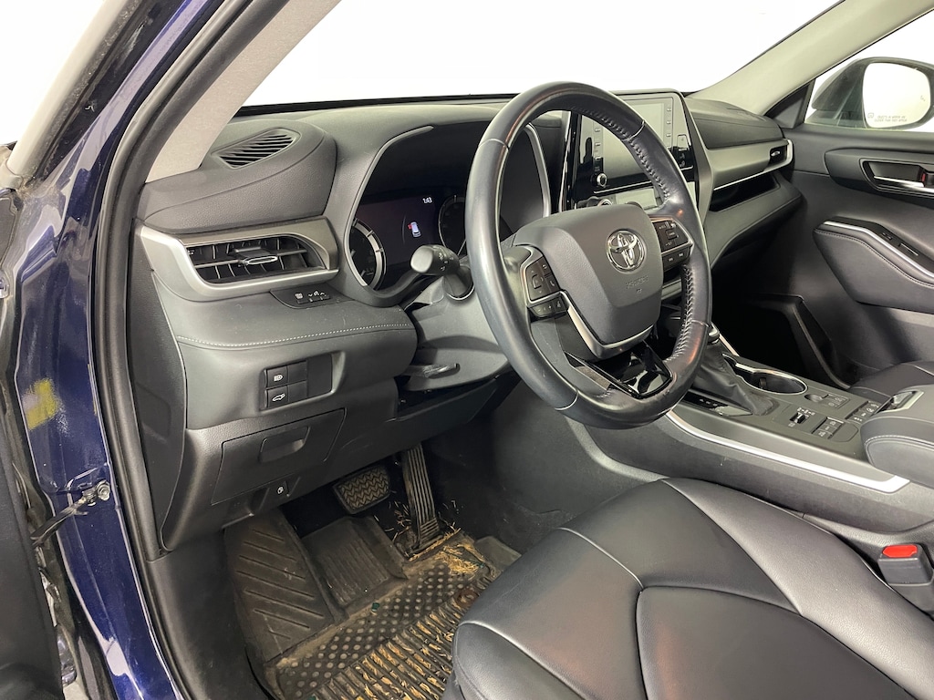 Used 2020 Toyota Highlander XLE SUV