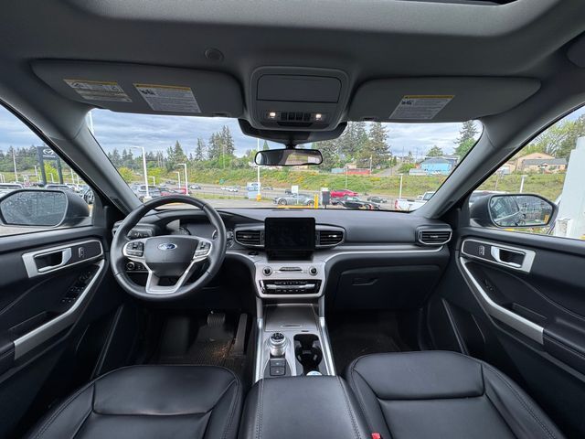 2023 Ford Explorer XLT photo 6