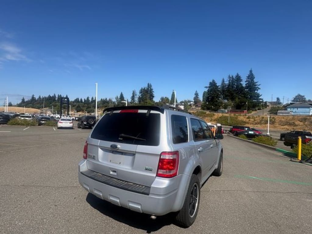 Used 2010 Ford Escape XLT SUV