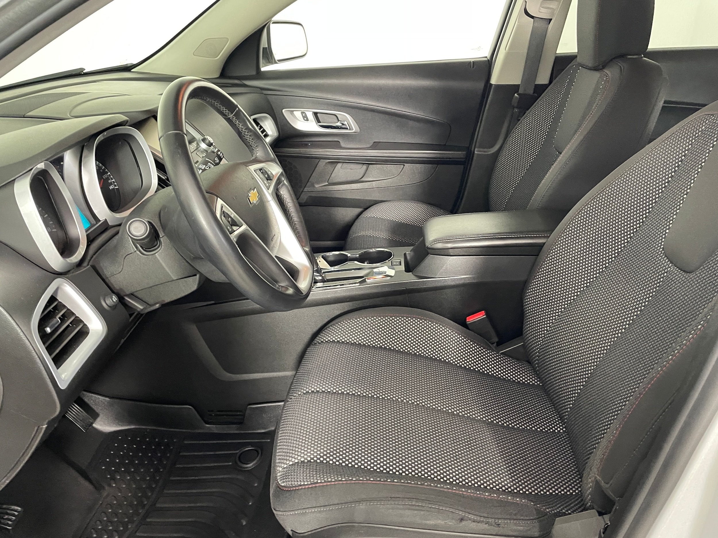 Used 2017 Chevrolet Equinox LT with VIN 2GNFLFEK7H6348936 for sale in Bremerton, WA