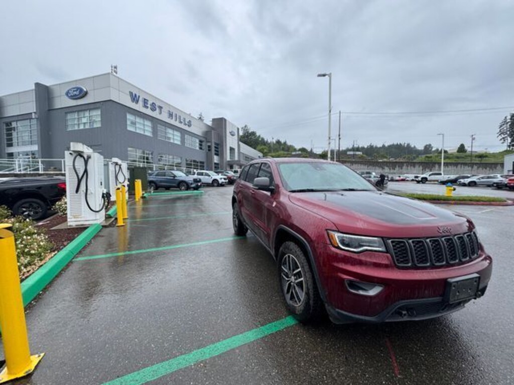 Used 2017 Jeep Grand Cherokee Trailhawk SUV