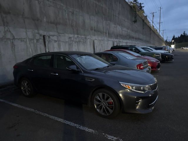 2017 Kia Optima SX photo 4