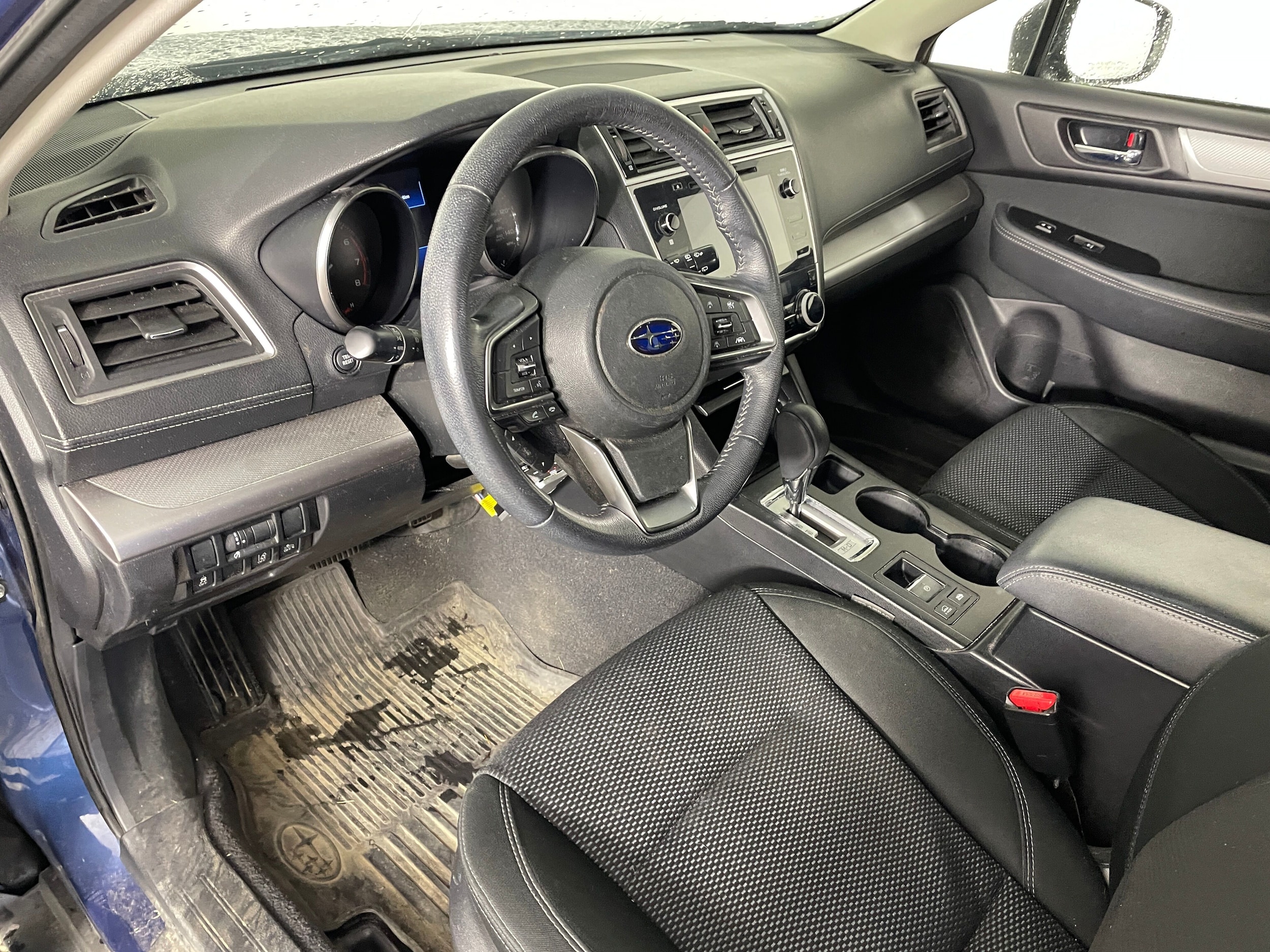 2019 Subaru Outback 2.5i Premium photo 3