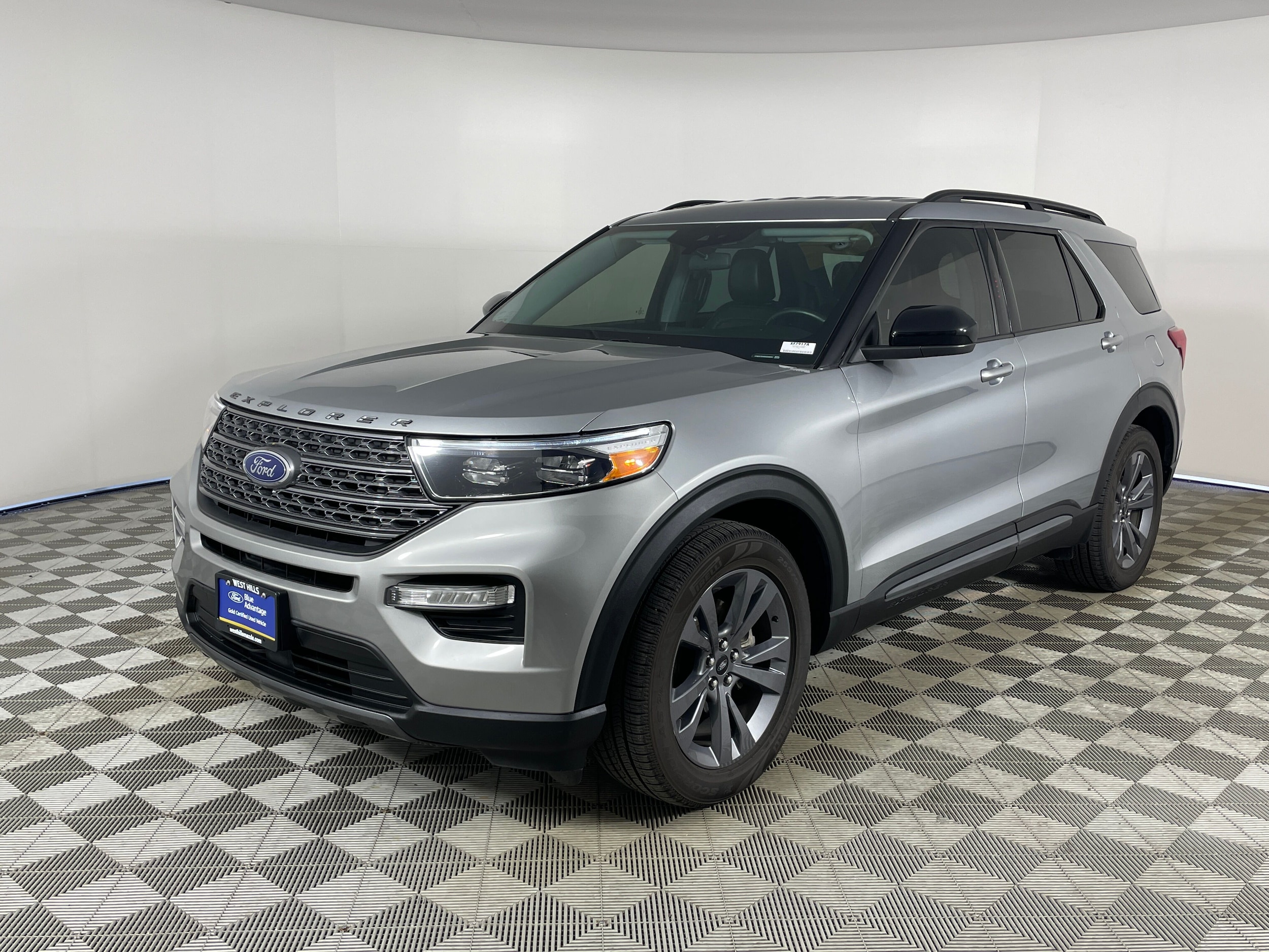 2022 Ford Explorer XLT RWD's photo
