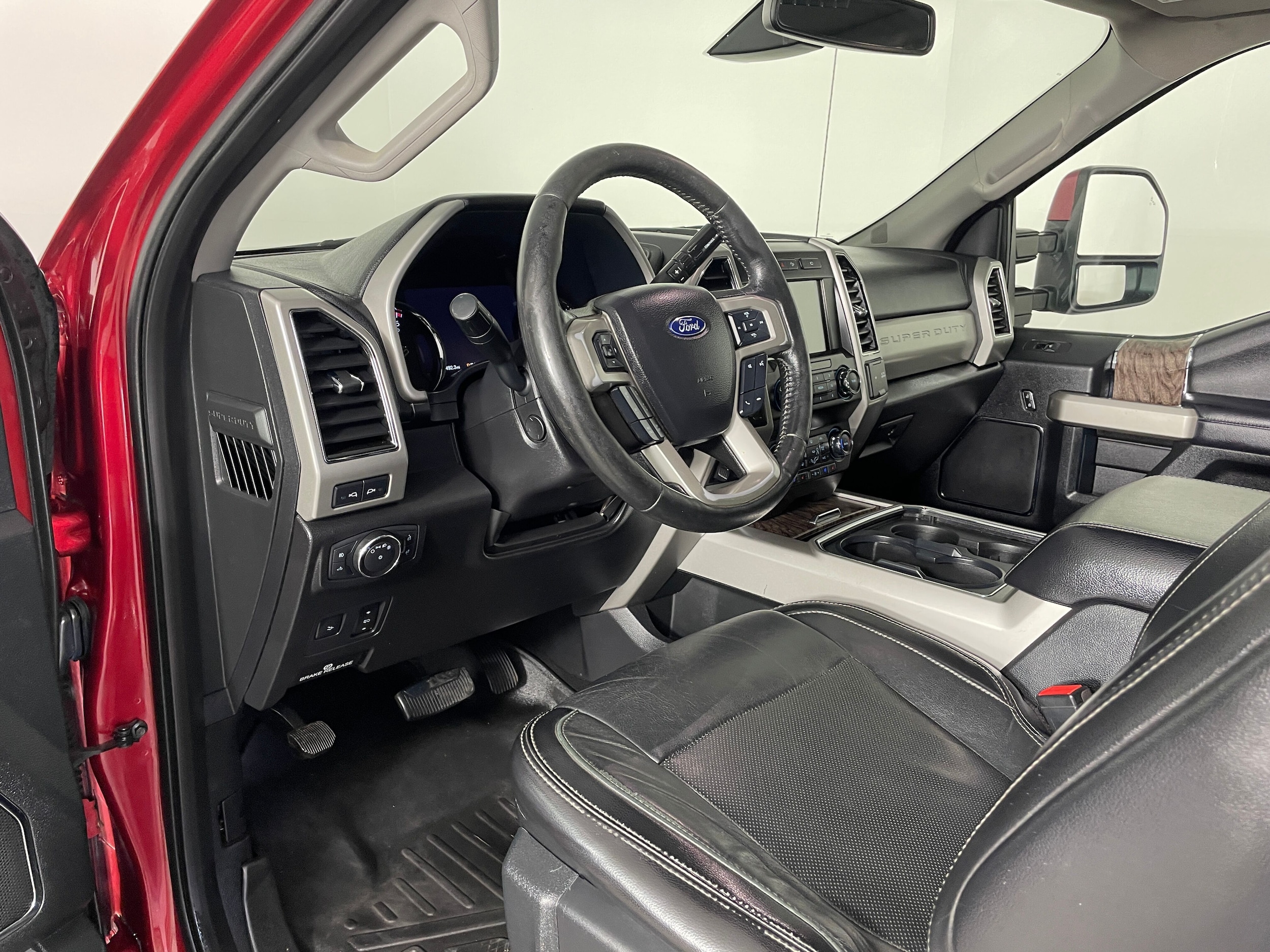 2019 Ford F-250 Lariat photo 2