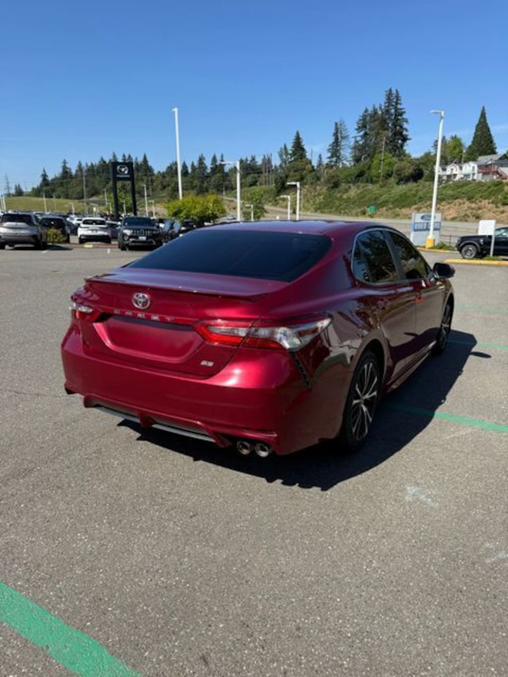 Used 2018 Toyota Camry SE Sedan