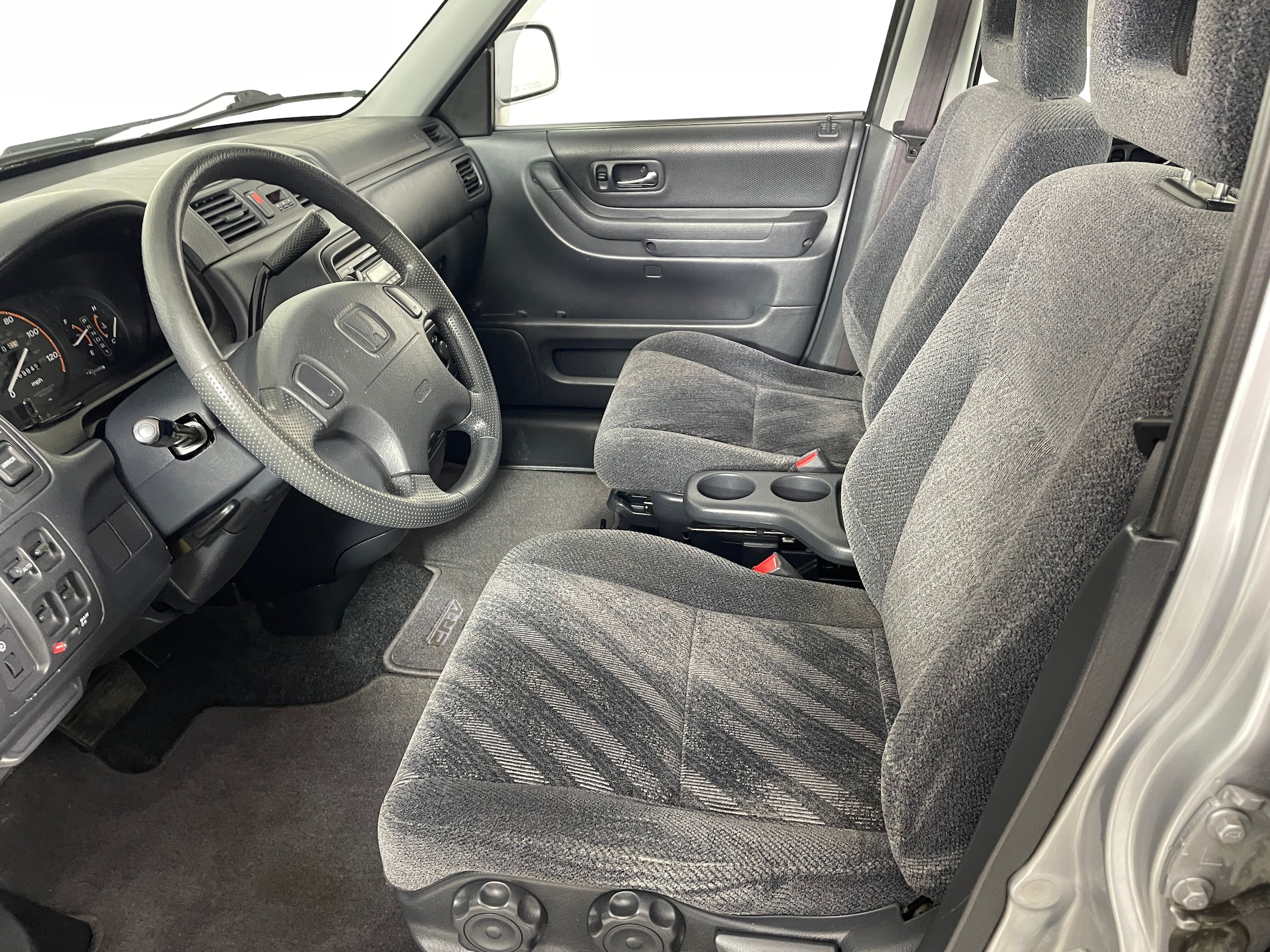 Used 2001 Honda CR-V EX with VIN JHLRD18641C014965 for sale in Bremerton, WA