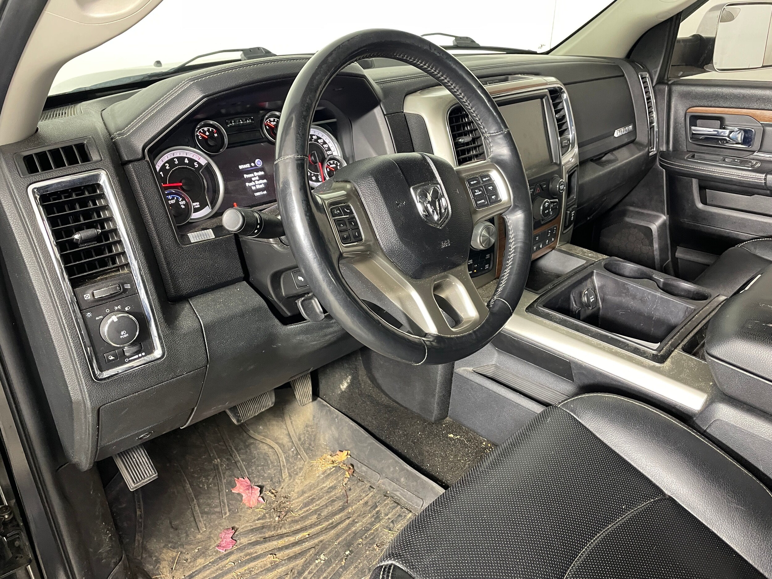 2015 Ram 1500 Laramie photo 3