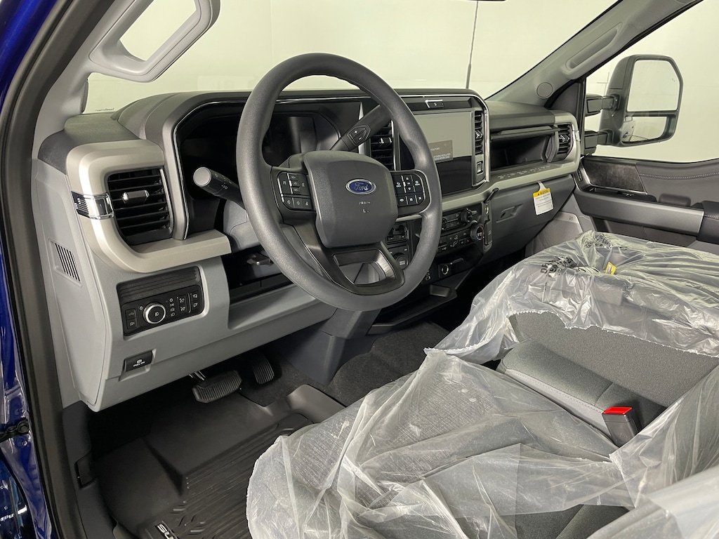 New 2026 Ford F-350 XLT Truck Crew Cab