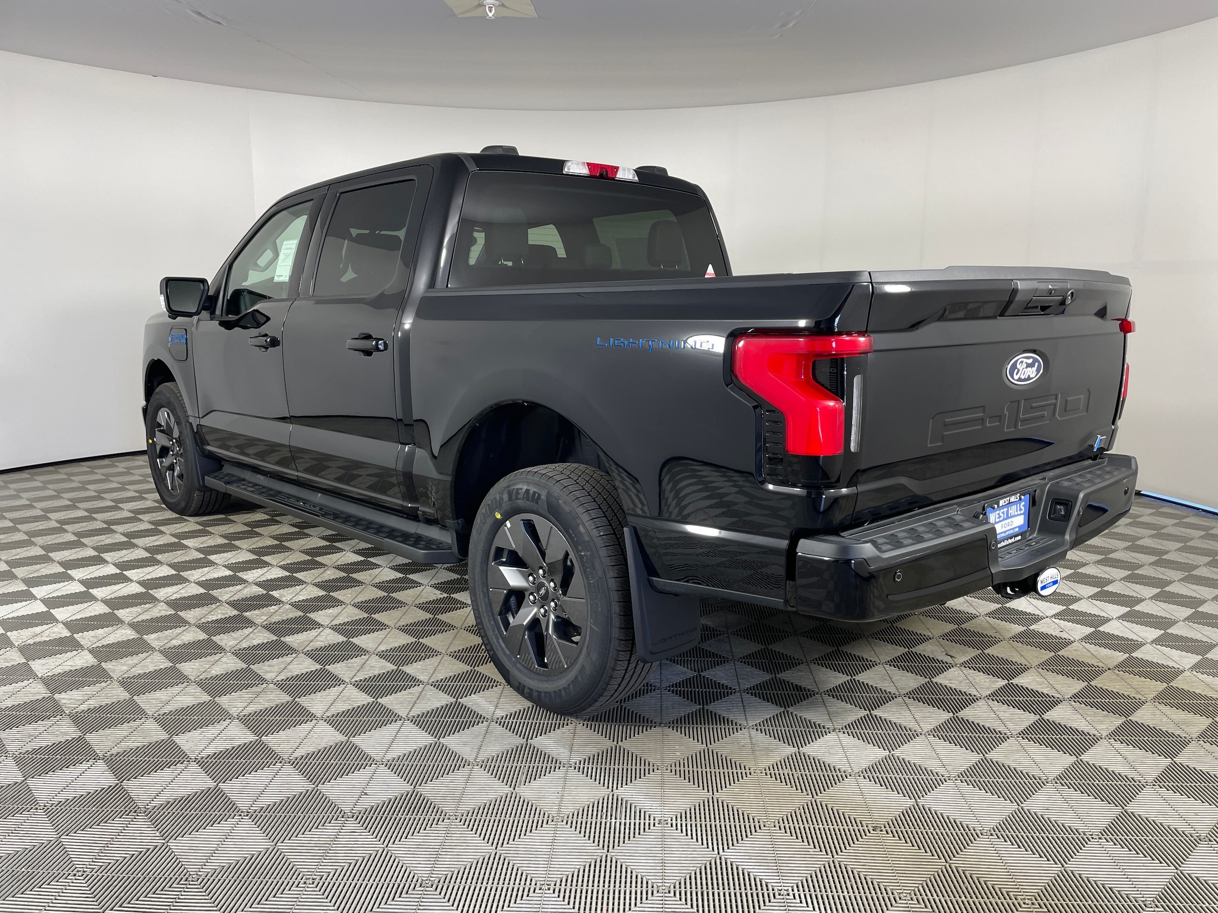 2025 Ford F-150 Lightning Flash - Photo 22