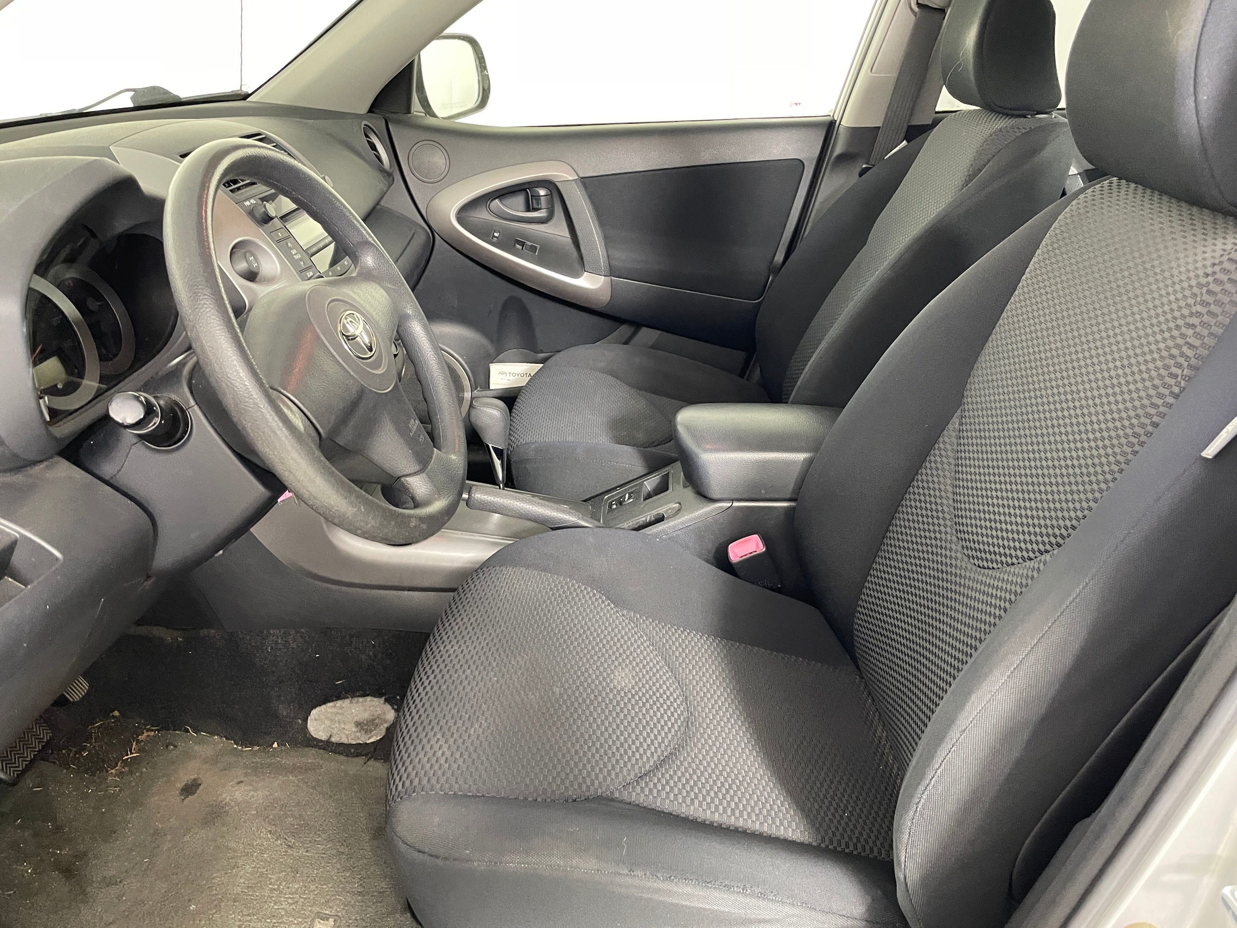Used 2006 Toyota RAV4 Base with VIN JTMBD32V866009137 for sale in Bremerton, WA