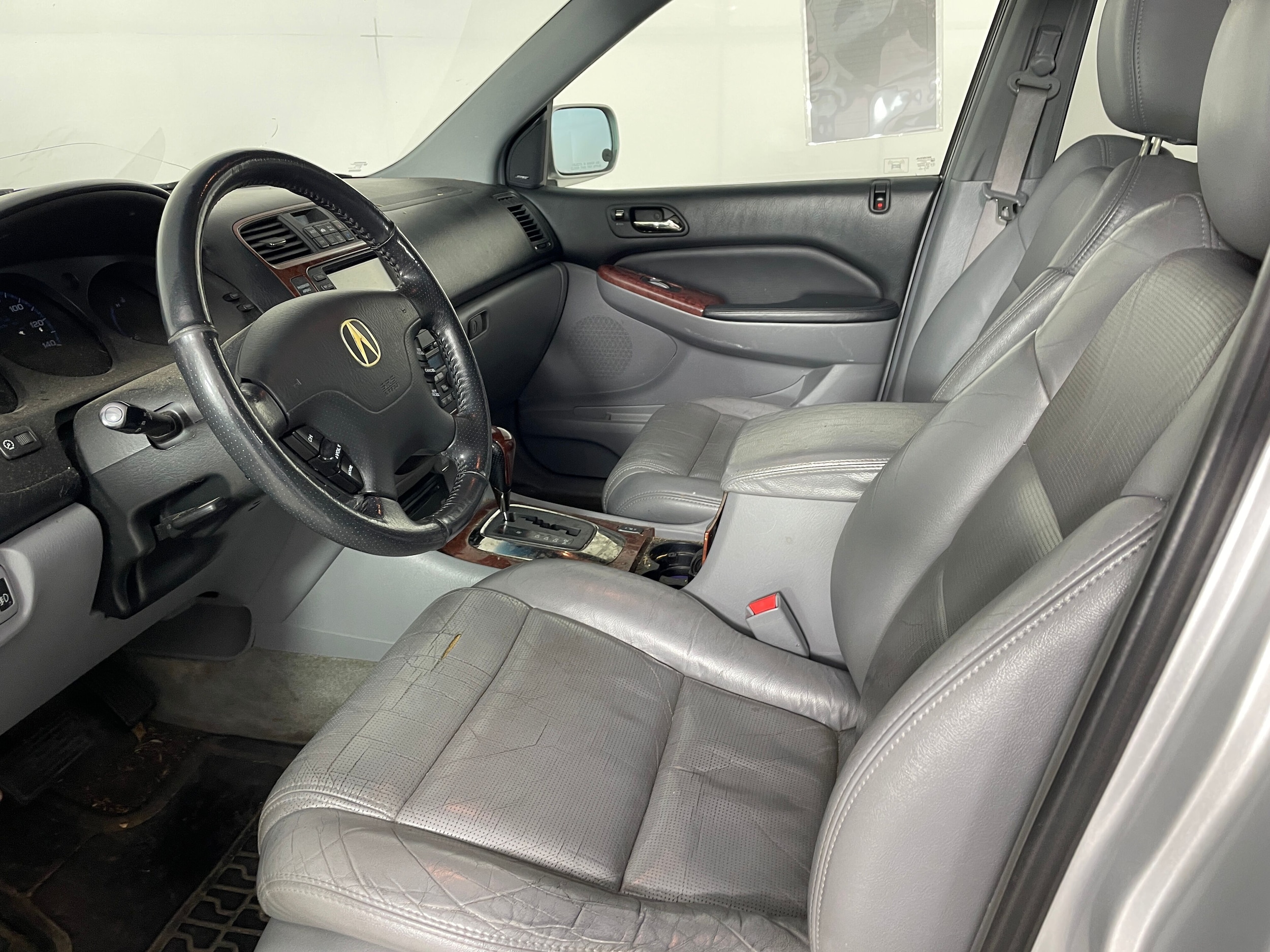 Used 2005 Acura MDX Touring Package with VIN 2HNYD18935H527169 for sale in Bremerton, WA