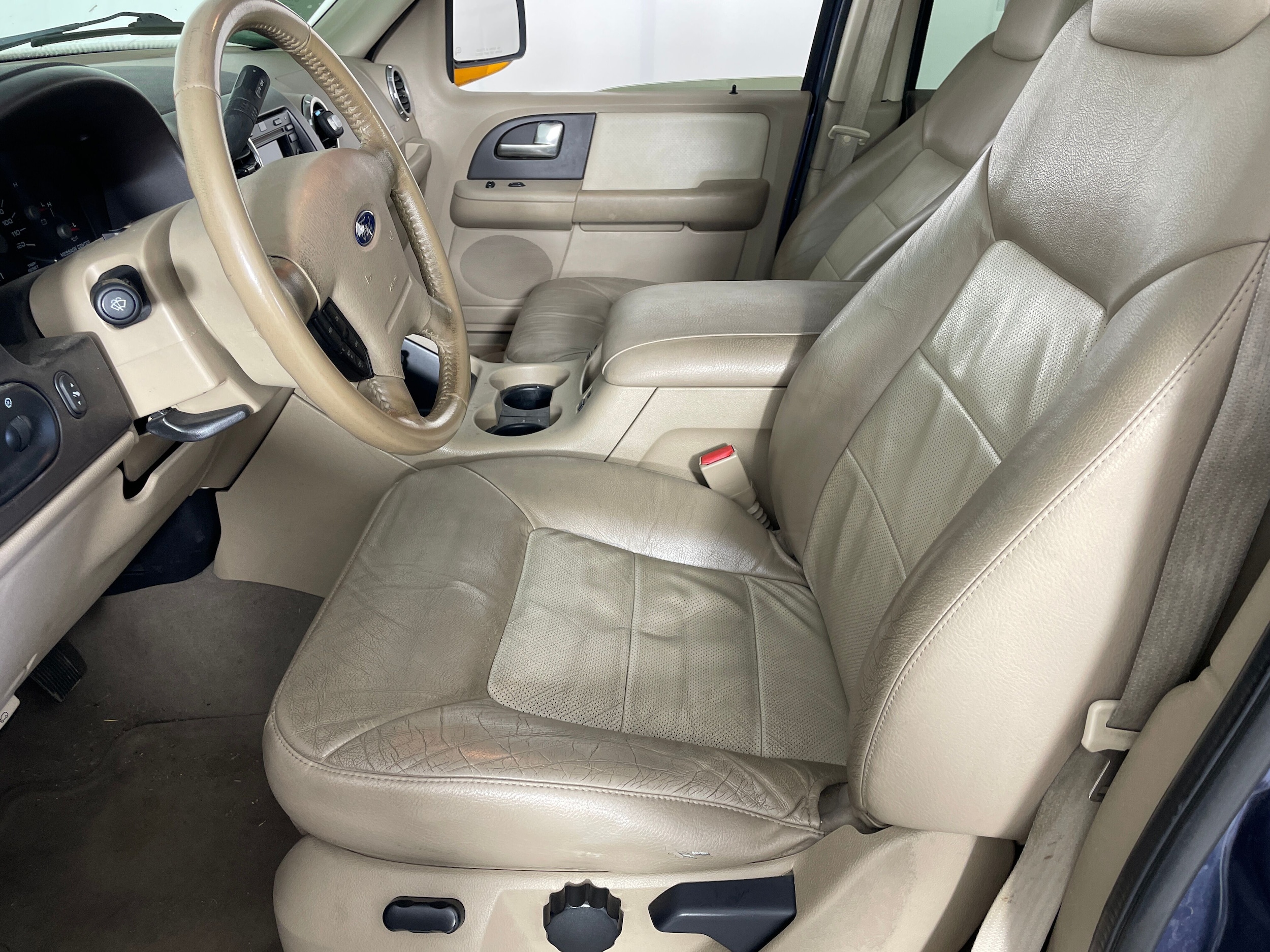 Used 2004 Ford Expedition Eddie Bauer with VIN 1FMFU18L34LA16633 for sale in Bremerton, WA