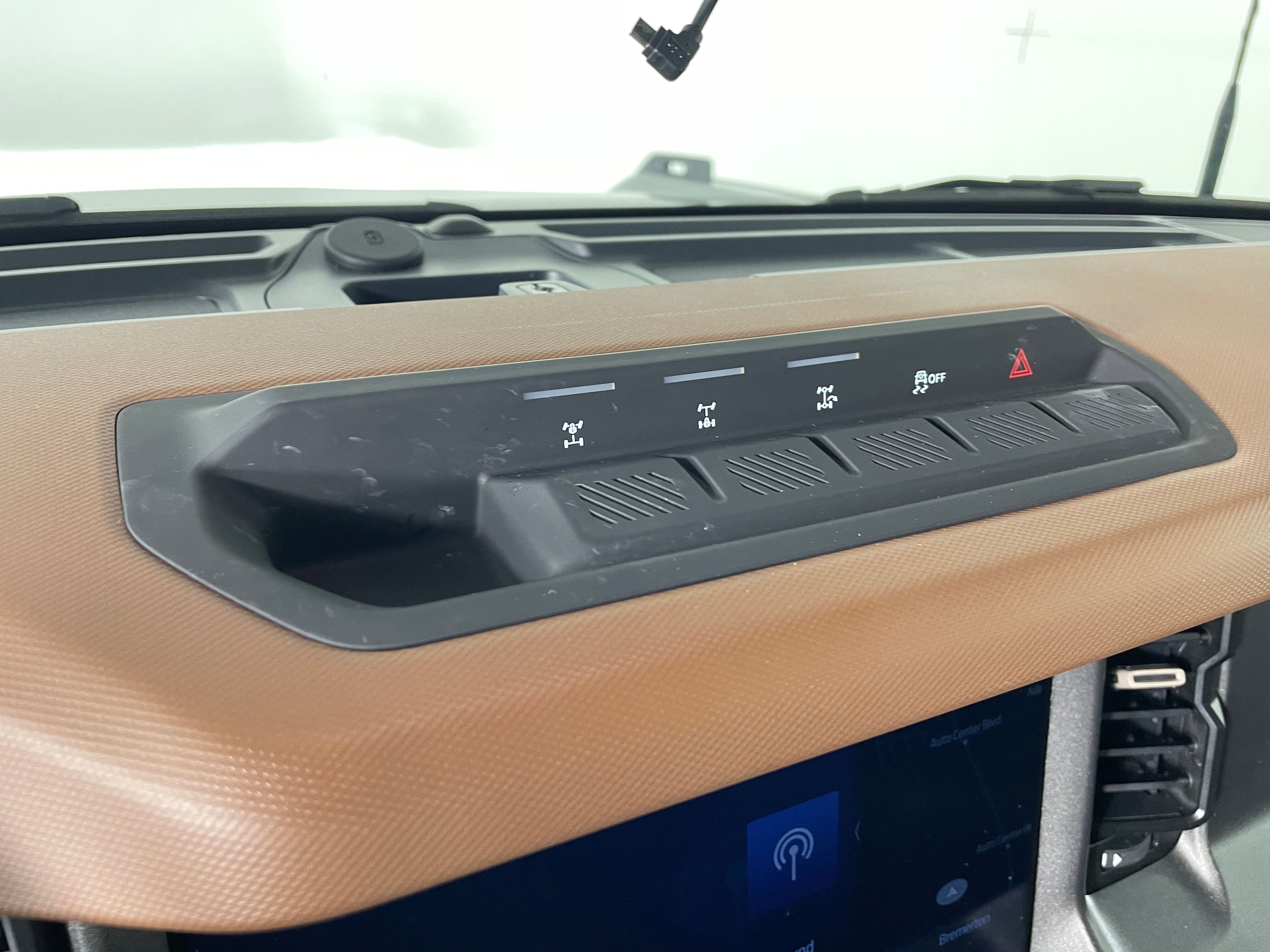 2024 Ford Bronco Outer Banks photo 3