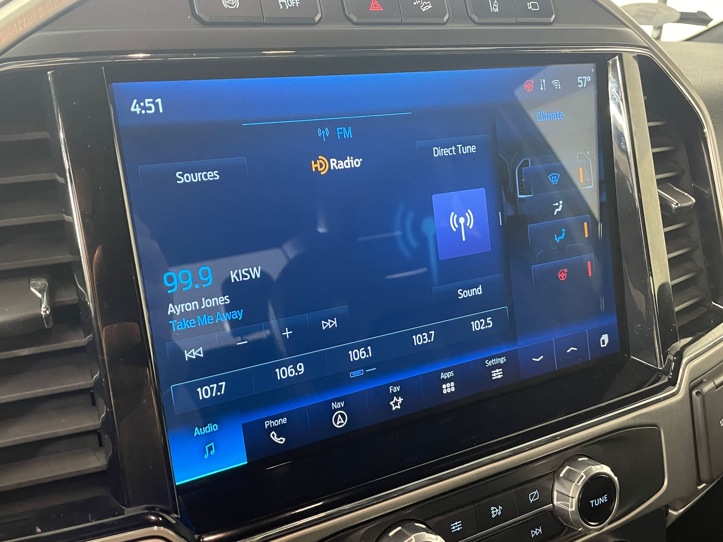 2022 Ford F-350 Platinum photo 6