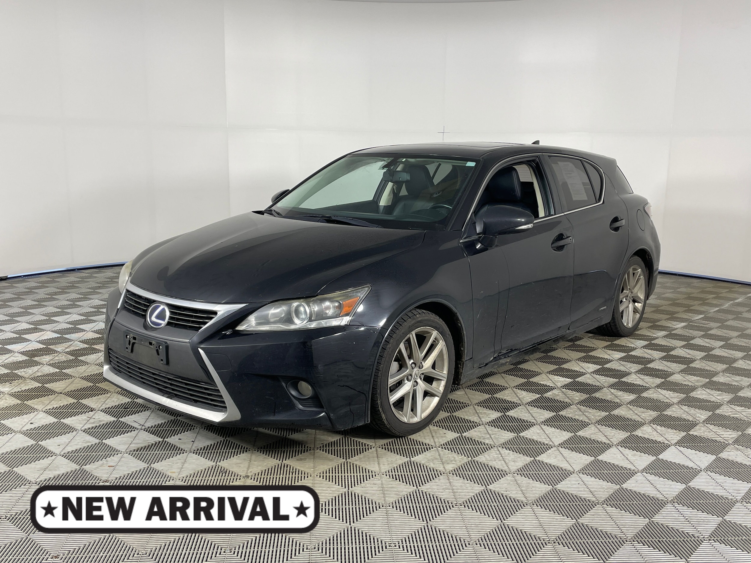 2014 Lexus CT Base's photo