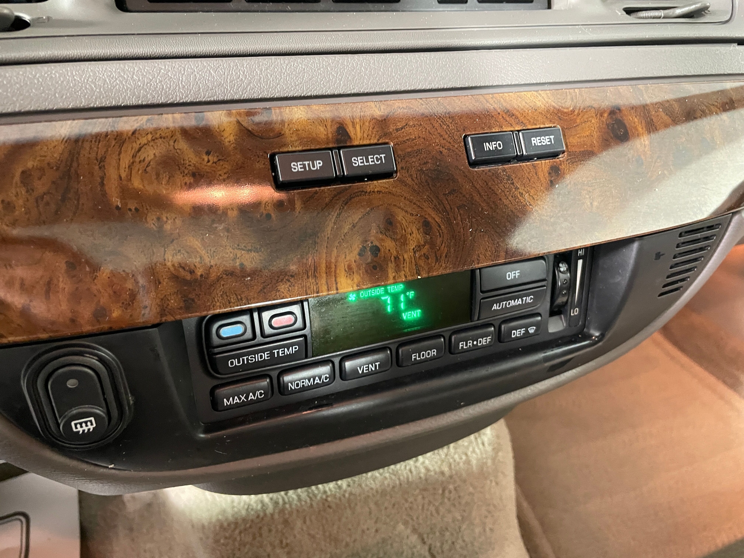 2008 Mercury Grand Marquis LS photo 3